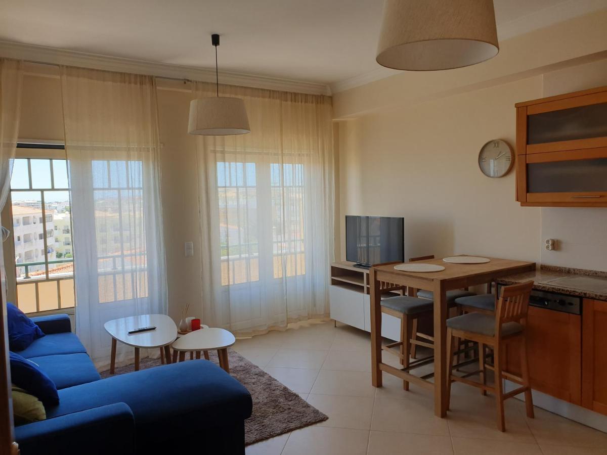 Oura Beach T1 Apartment Coral , Close To The Strip, Swimming Pool, Wi Fi, A/C アルブフェイラ エクステリア 写真